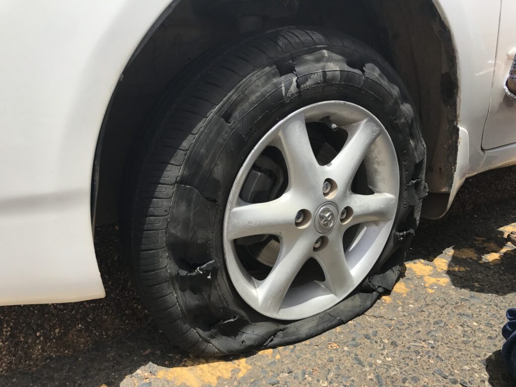 タイヤにやさしくない国スーダン